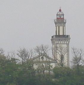 Phare-&eacute;glise