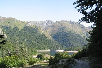 Le lac de retenue de Bious-Artigues