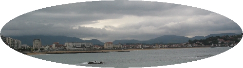 La baie de Saint Jean de Luz et les Pyrnes